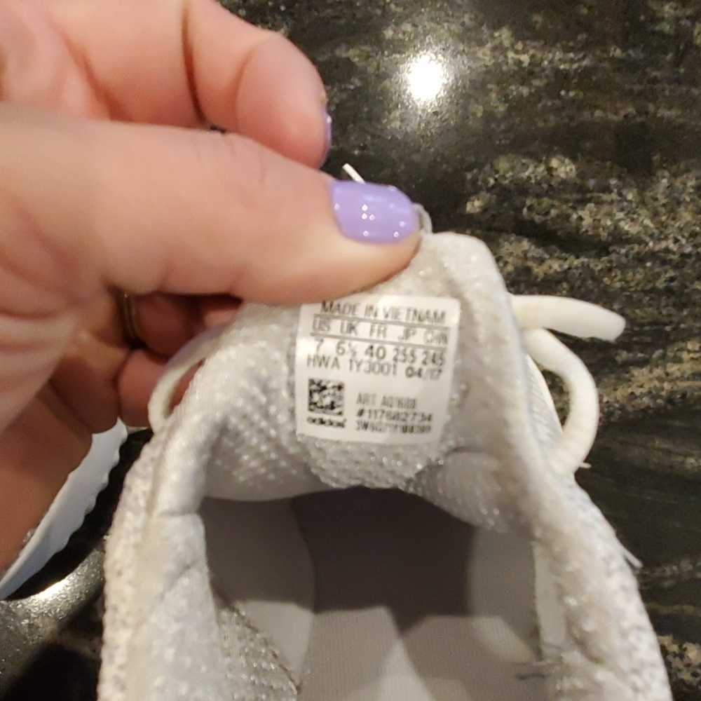 Adidas Neo- size 7 - Picture 4 of 4